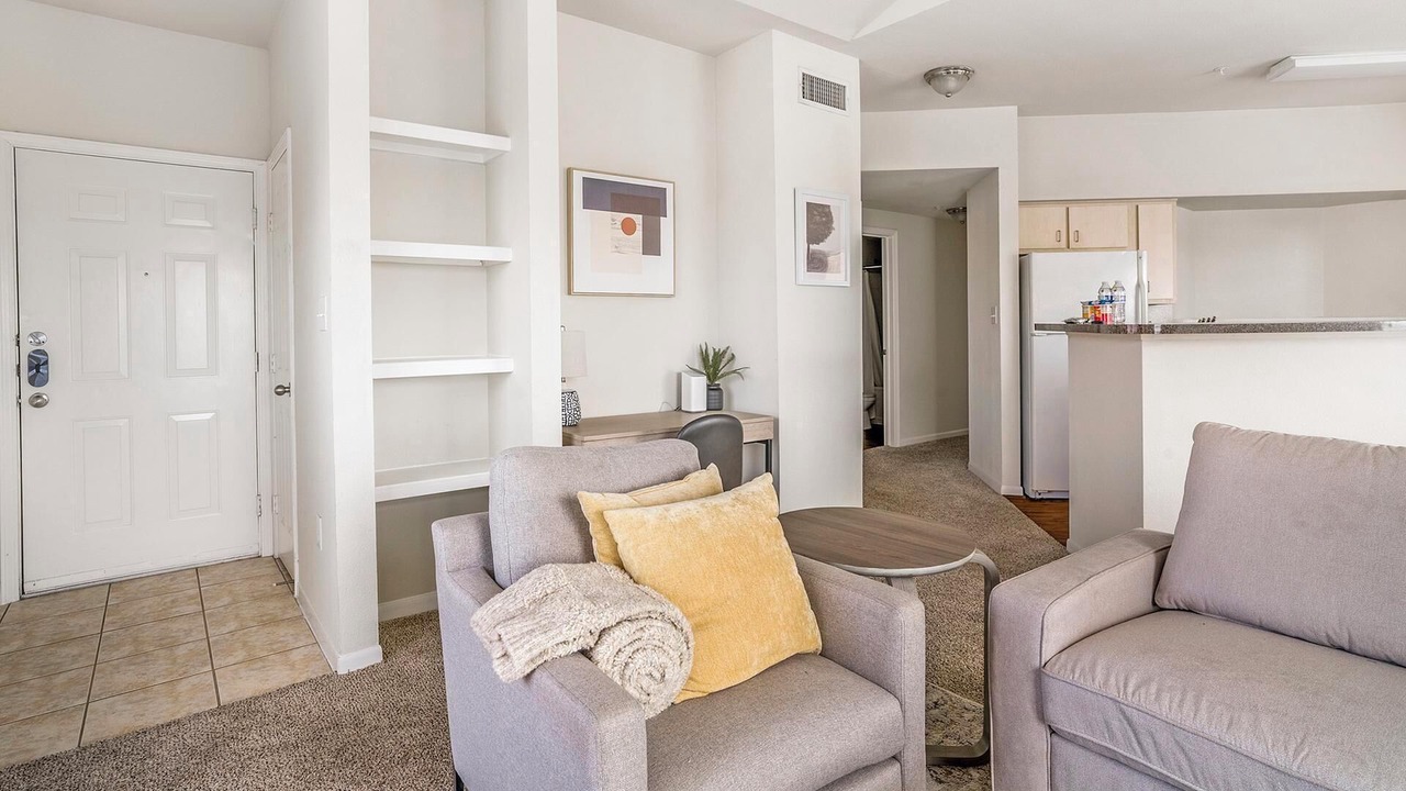 Photo of Livingroom in Southbelt/Ellington