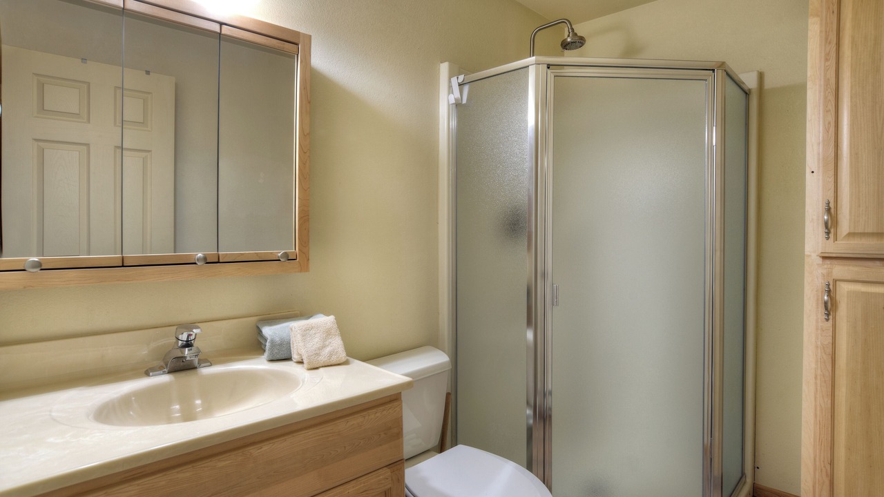 Photo of Bathroom in Forest Lakes