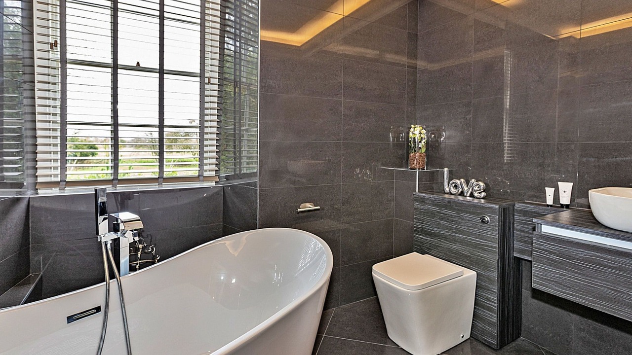 Photo of Bathroom in Yardley Gobion