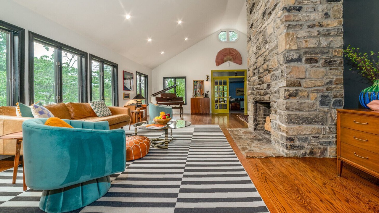 Photo of Livingroom in Lexington