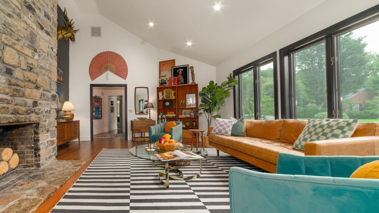 Photo of Livingroom in Lexington