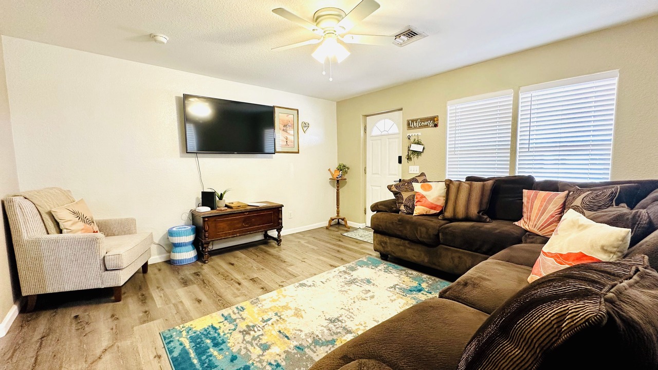 Photo of Livingroom in Solomon
