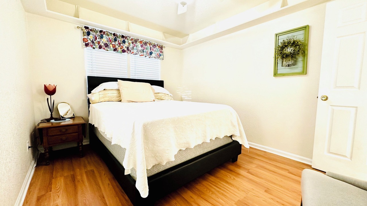 Photo of Bedroom in Solomon
