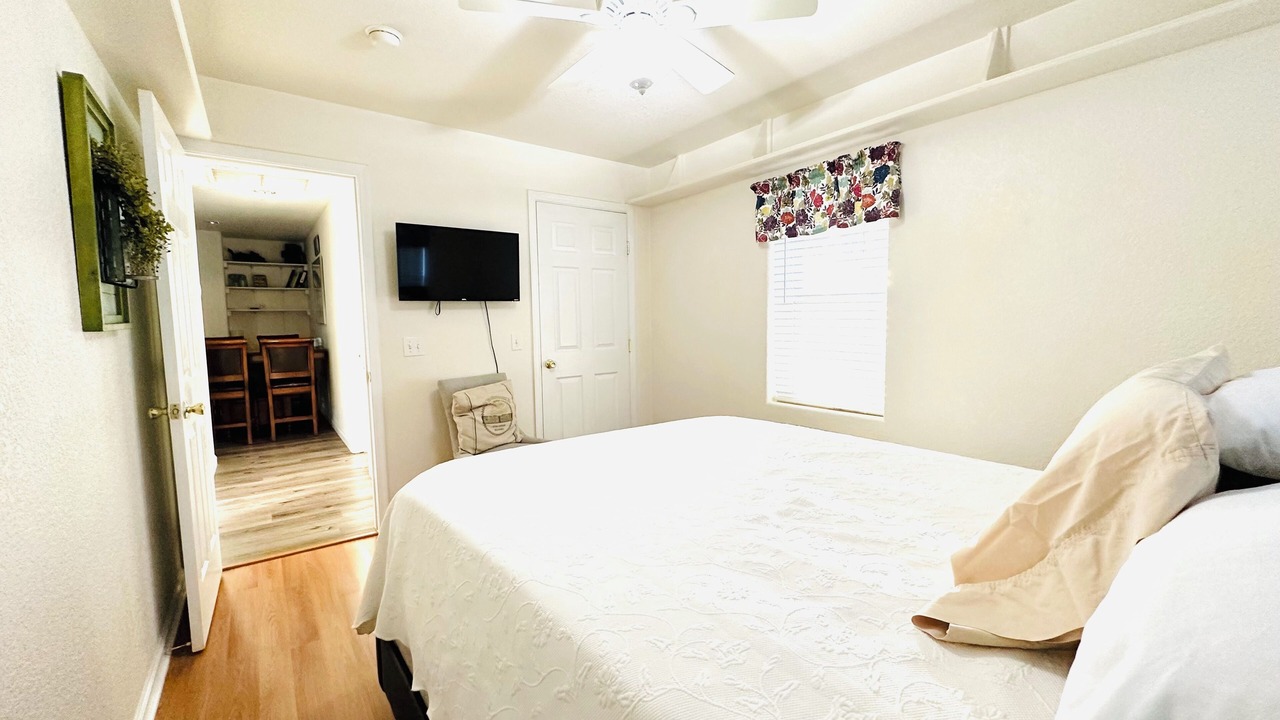Photo of Bedroom in Solomon