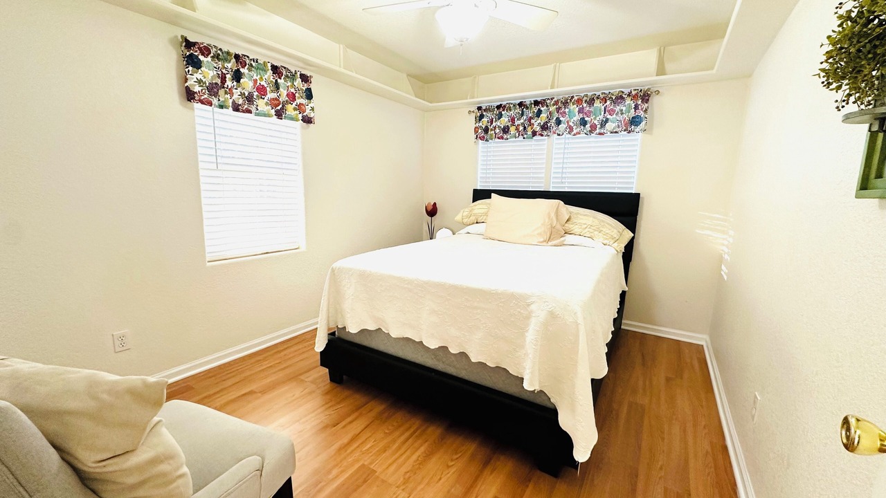 Photo of Bedroom in Solomon