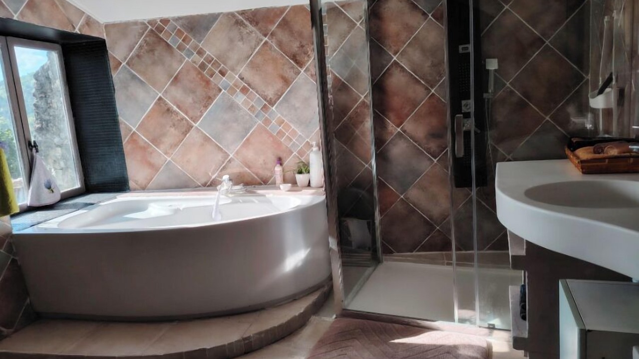 Photo of Bathroom in Montjoux
