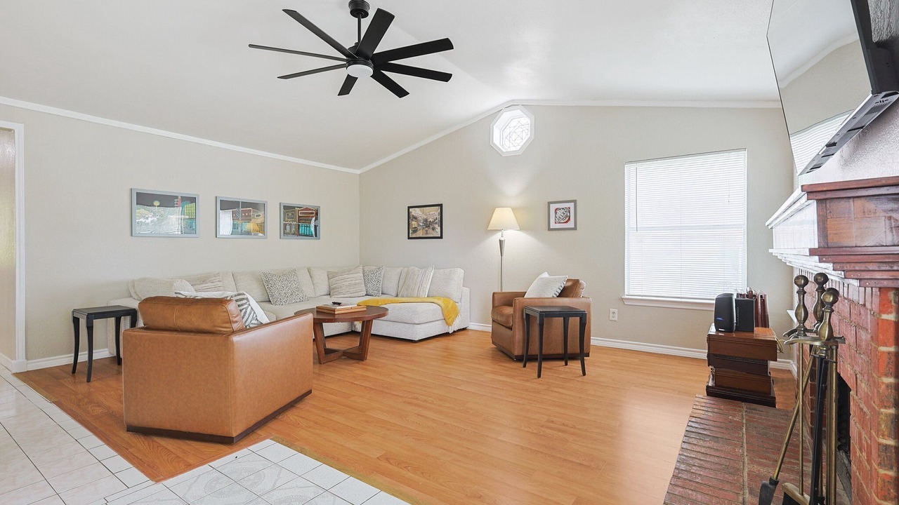 Photo of Bedroom in Garland