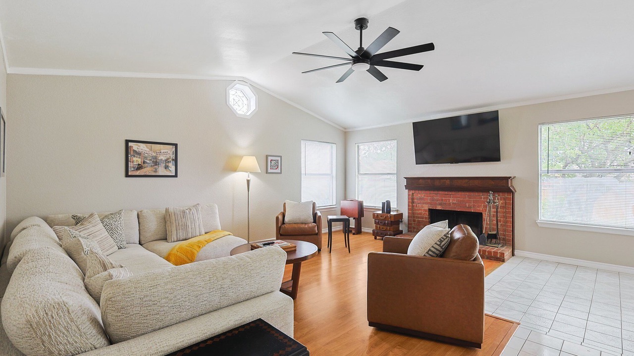 Photo of Bedroom in Garland