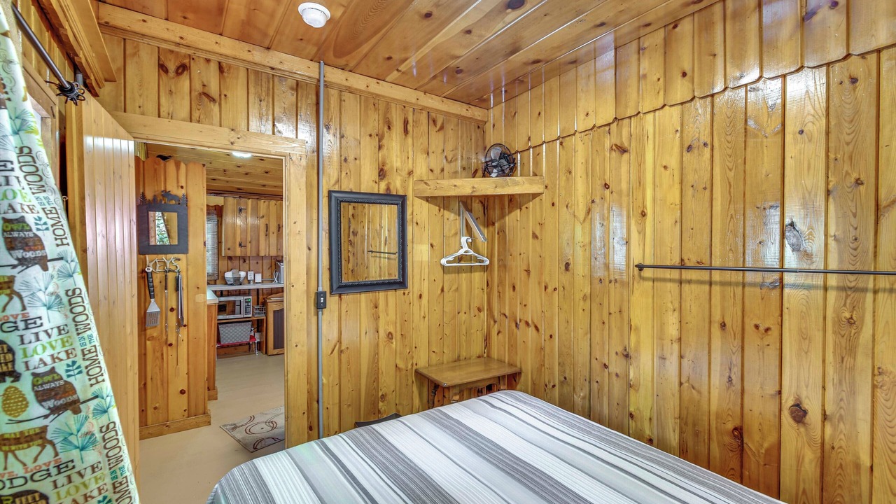 Photo of Bedroom in Kalkaska