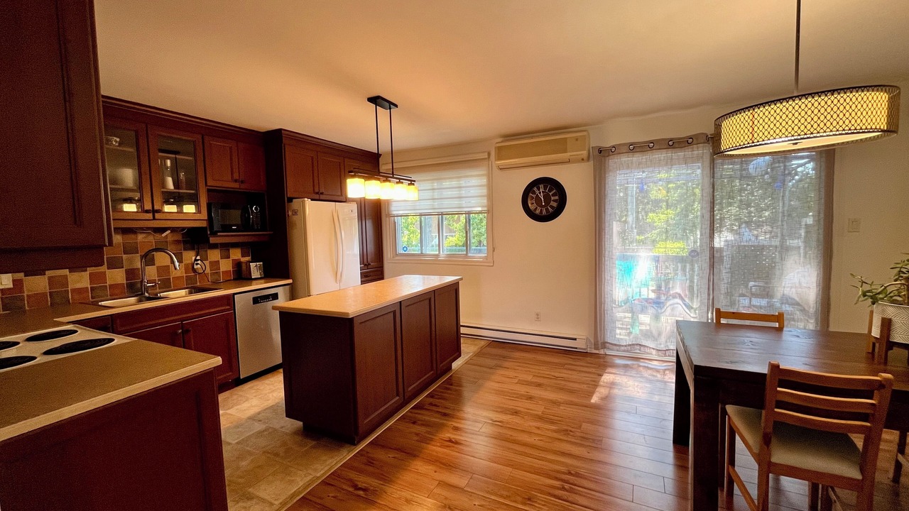Photo of Kitchen in Laprairie