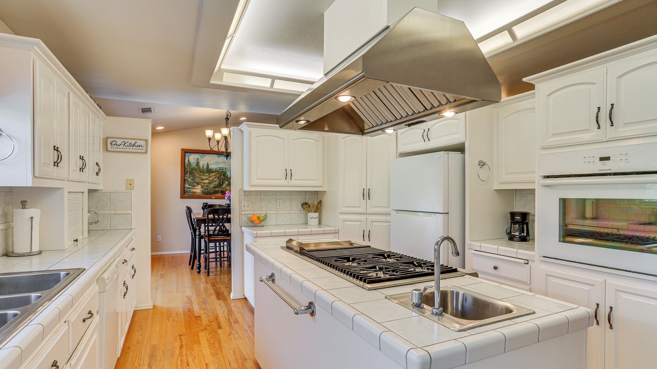 Photo of Kitchen in Happy Valley