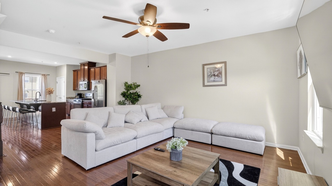 Photo of Livingroom in Glen Burnie