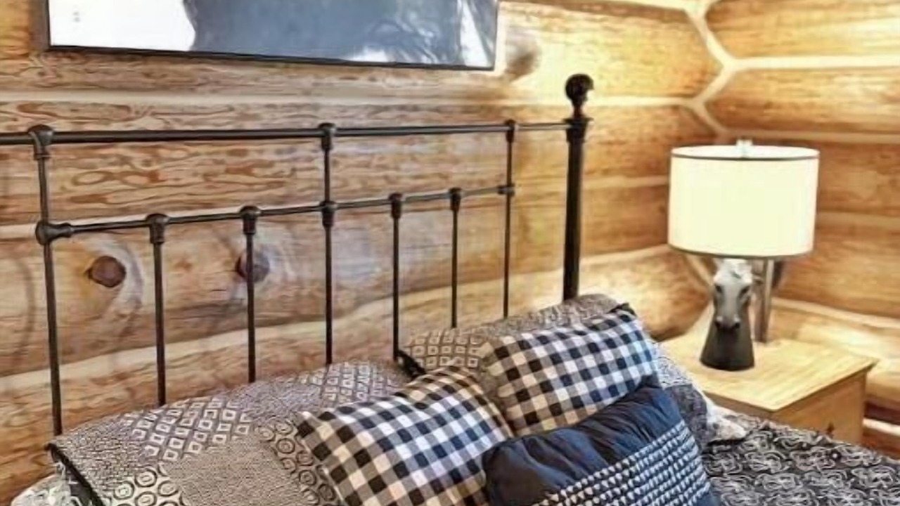 Photo of Bedroom in Squires
