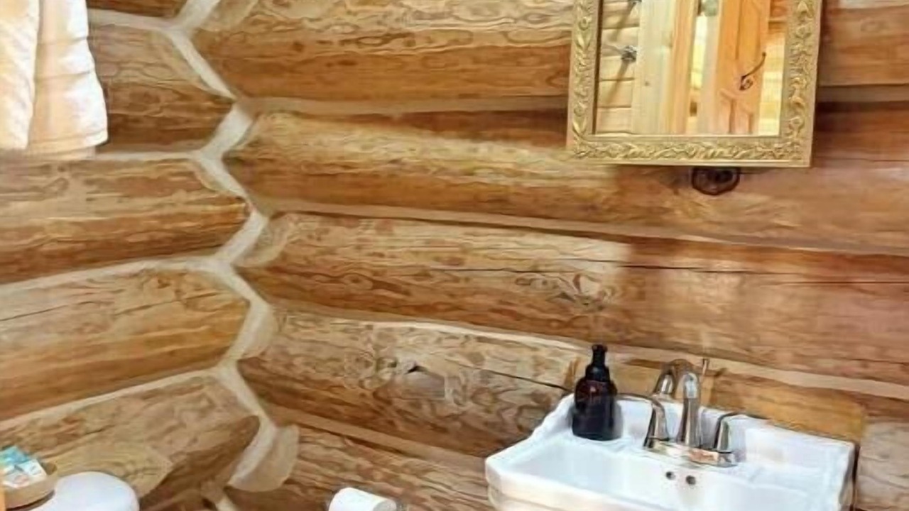 Photo of Bathroom in Squires