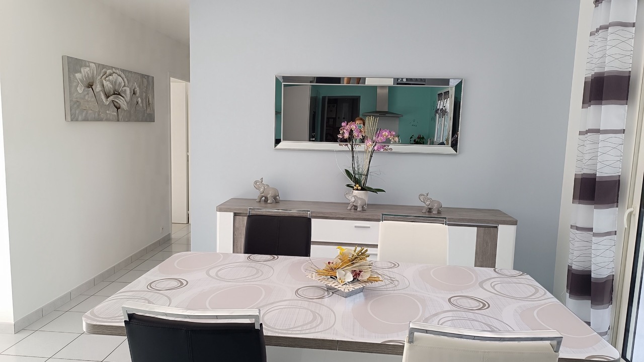 Photo of Others in Boe