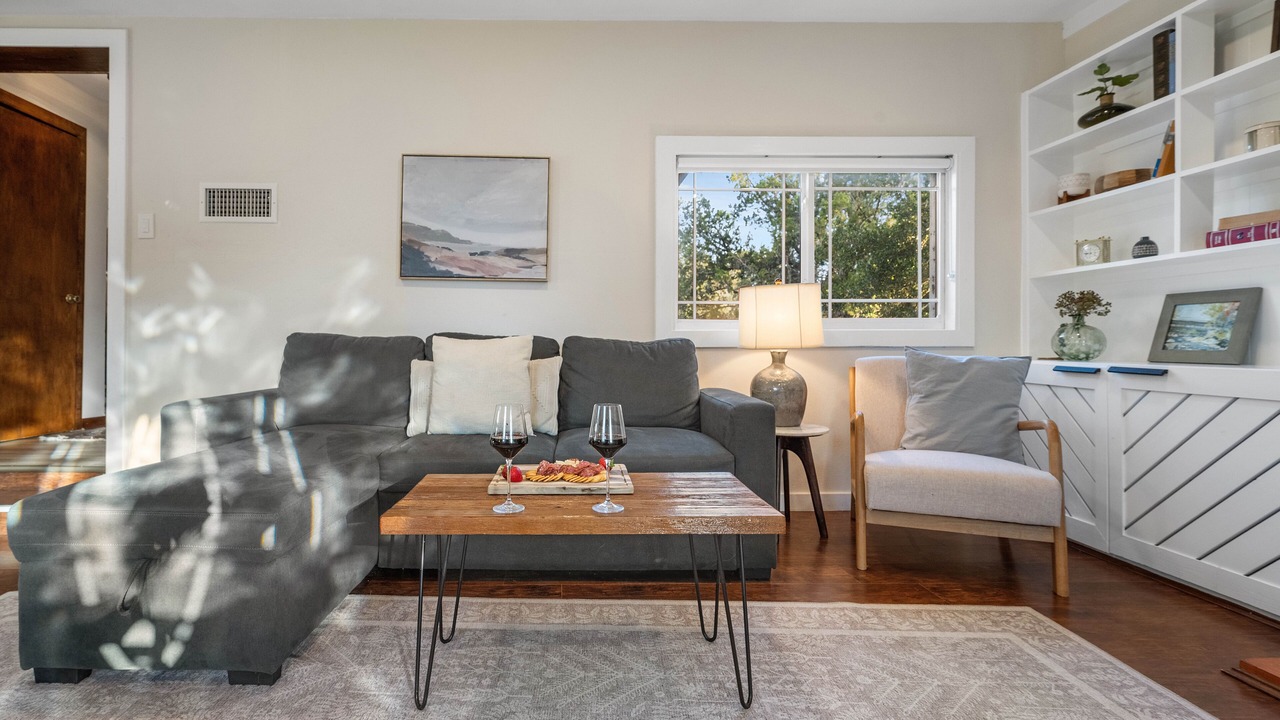 Photo of Livingroom in Granite Shoals
