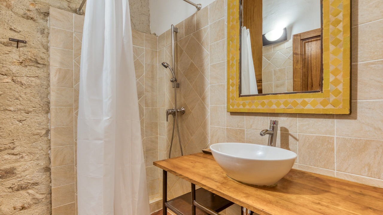 Photo of Bathroom in Notre-Dame-de-Londres