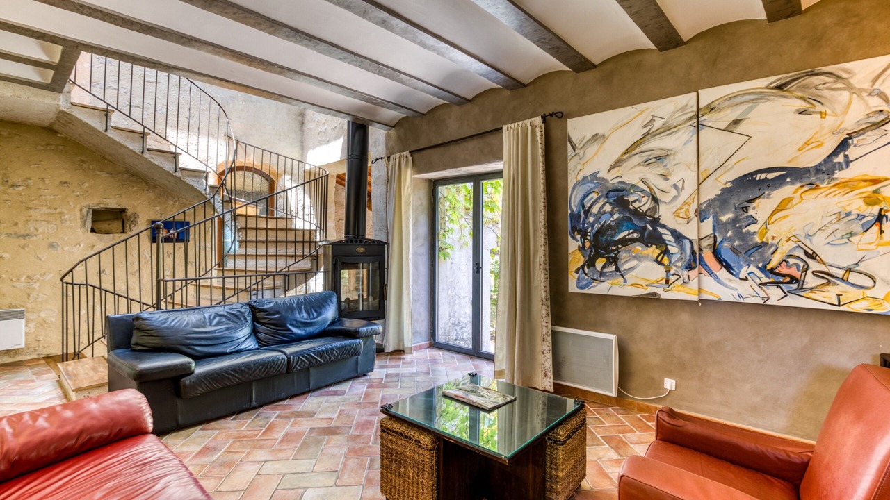 Photo of Livingroom in Notre-Dame-de-Londres