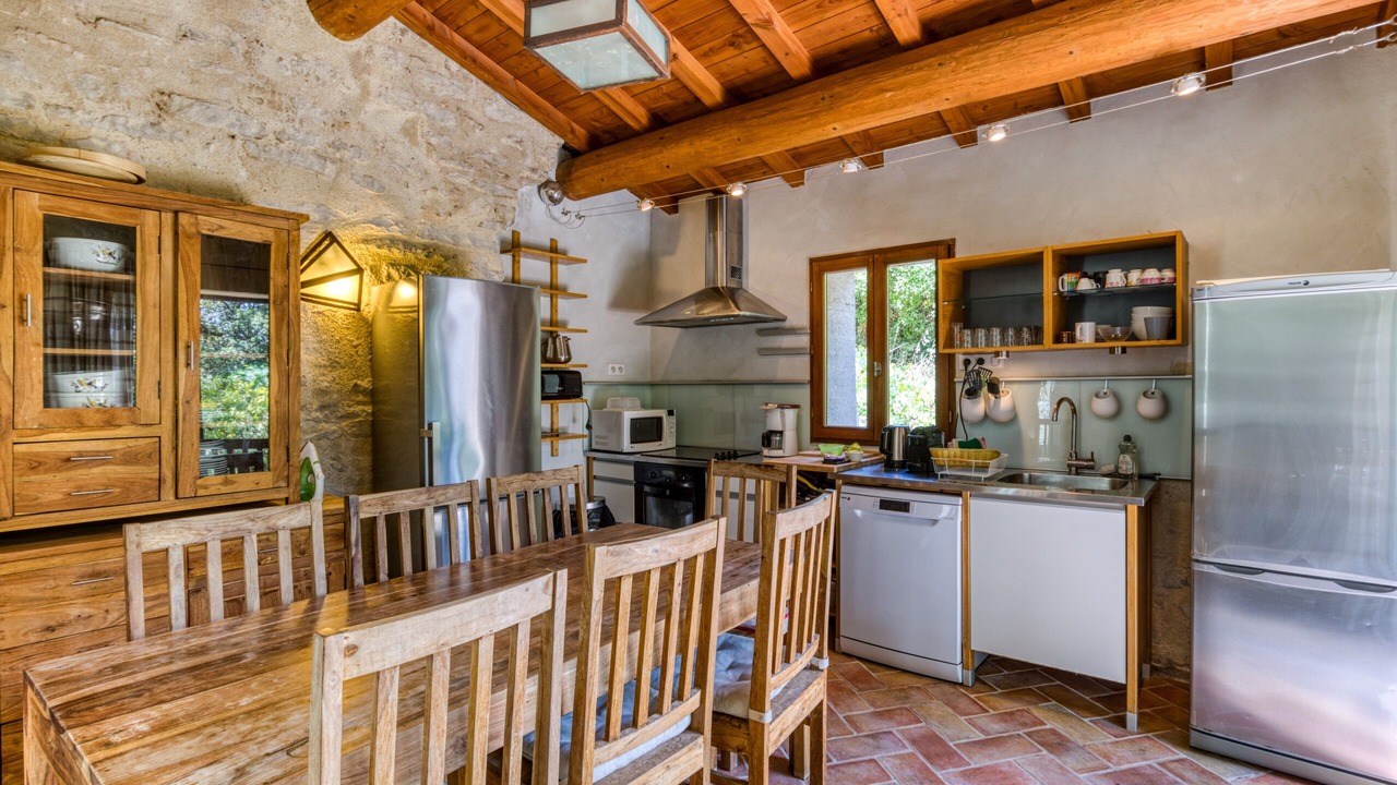 Photo of Kitchen in Notre-Dame-de-Londres