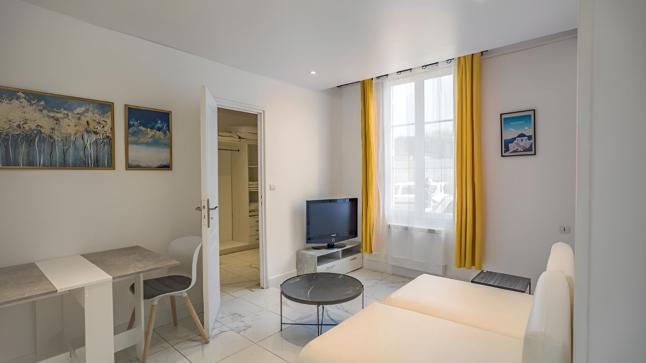 Photo of Livingroom in Troyes