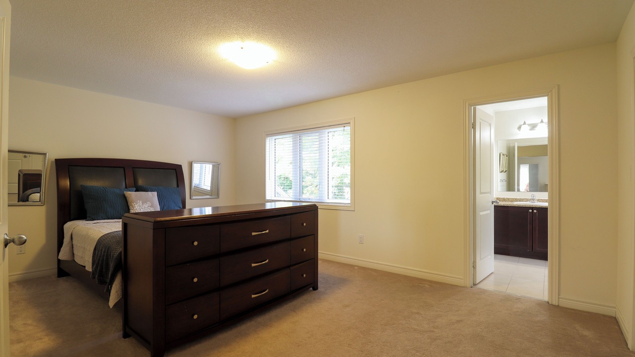 Photo of Bedroom in Bowmanville