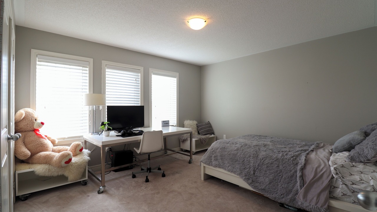 Photo of Bedroom in Bowmanville