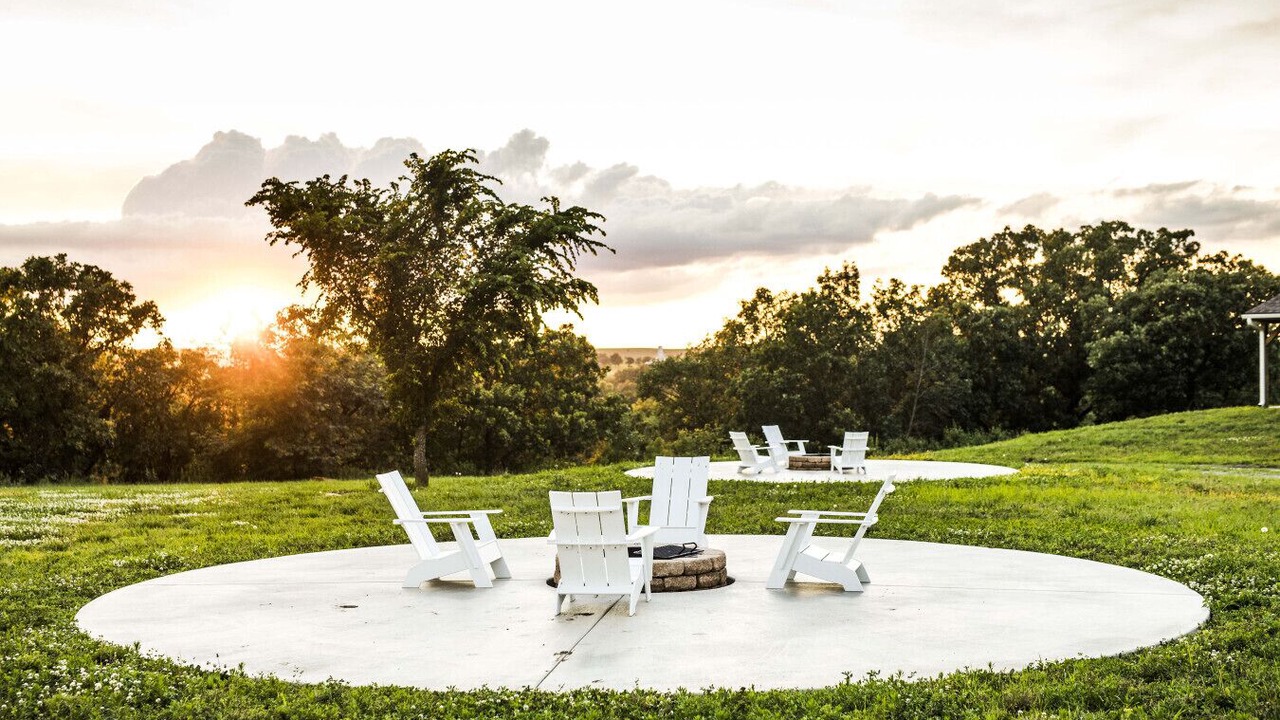 Photo of Outdoor in Maple Hill
