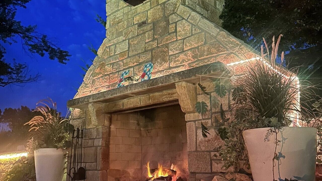 Photo of Outdoor in Maple Hill