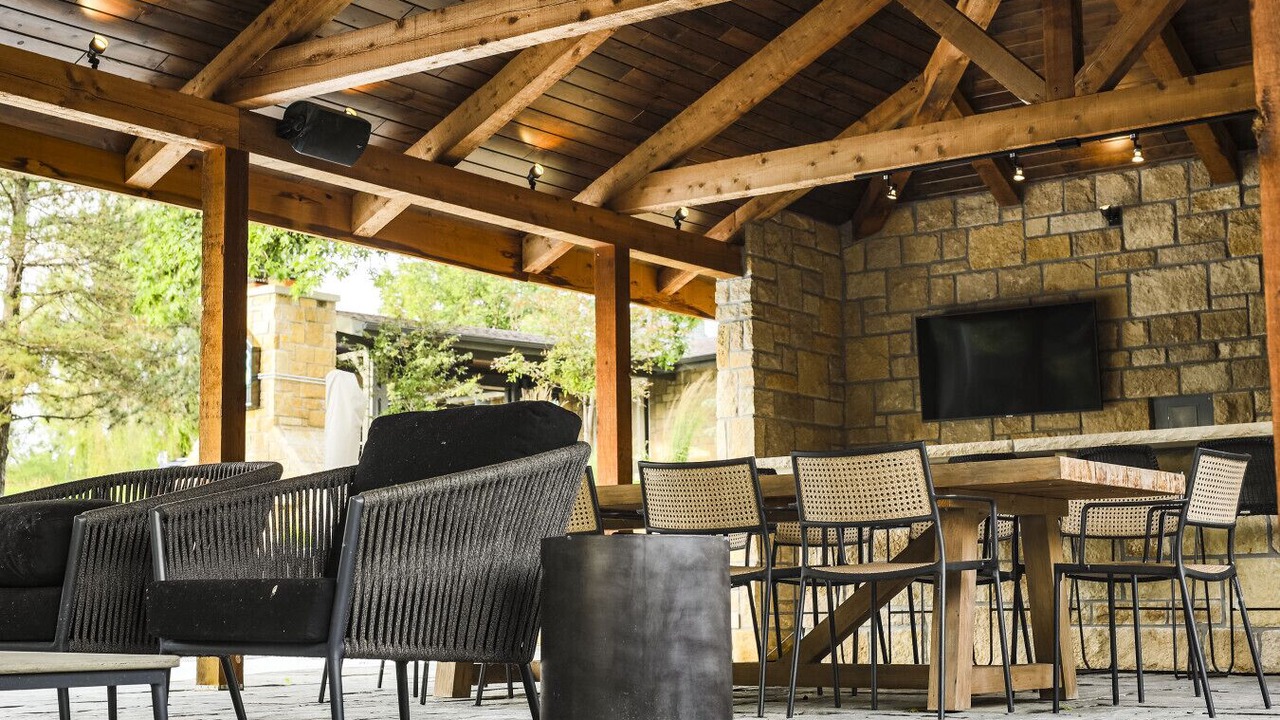 Photo of Outdoor in Maple Hill