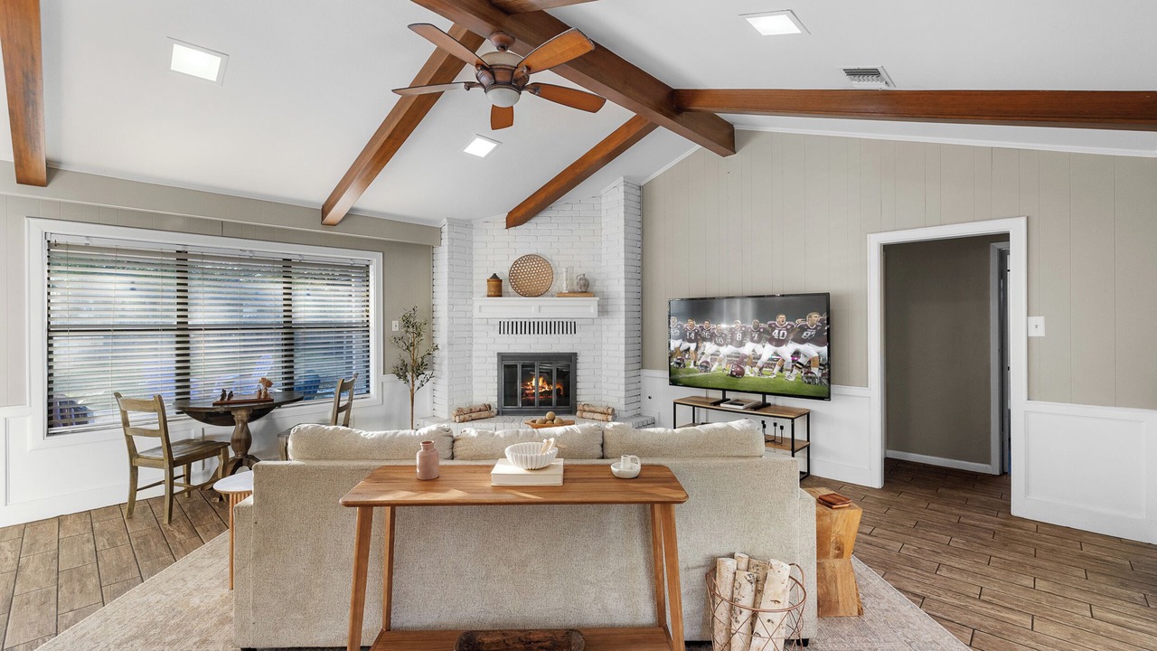 Photo of Livingroom in Windwood