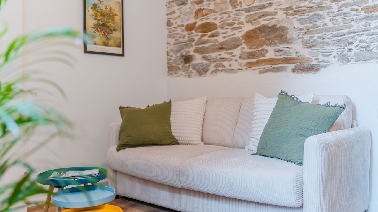 Photo of Livingroom in Republique - Les Ponts