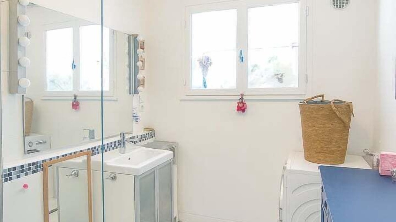 Photo of Bathroom in Saint-Cyr-sur-Loire