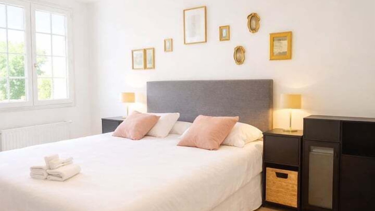 Photo of Bedroom in Saint-Cyr-sur-Loire