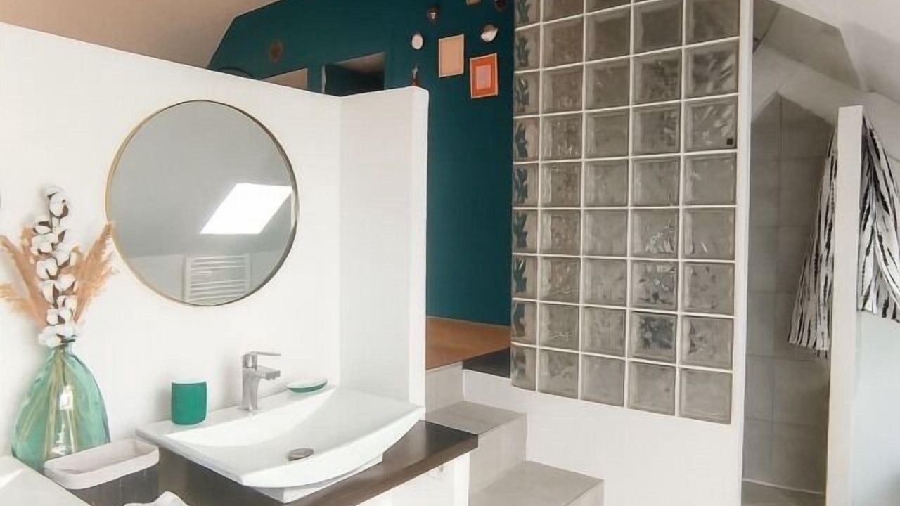 Photo of Bathroom in Saint-Cyr-sur-Loire