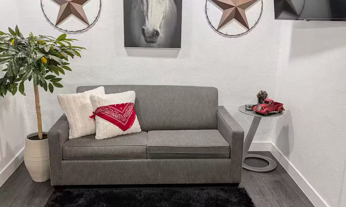 Photo of Livingroom in South Tucson