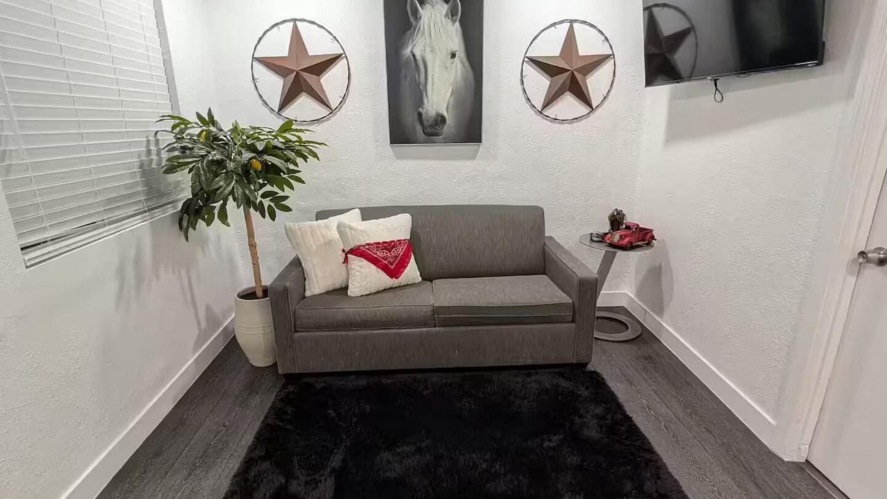 Photo of Livingroom in South Tucson