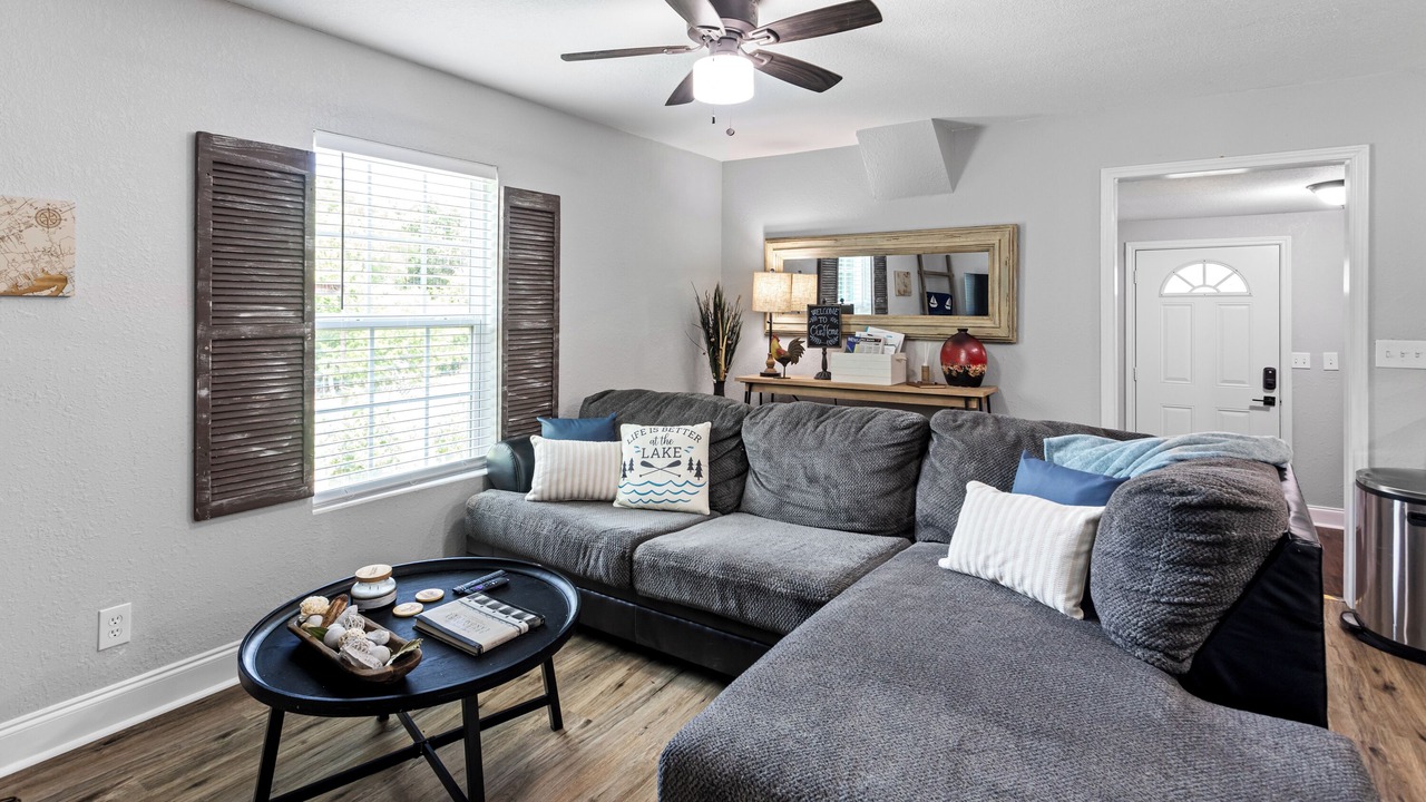 Photo of Livingroom in Granbury