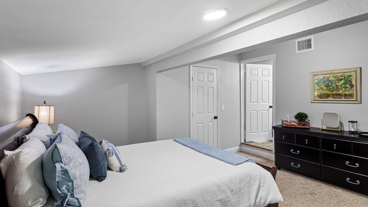 Photo of Bedroom in Granbury