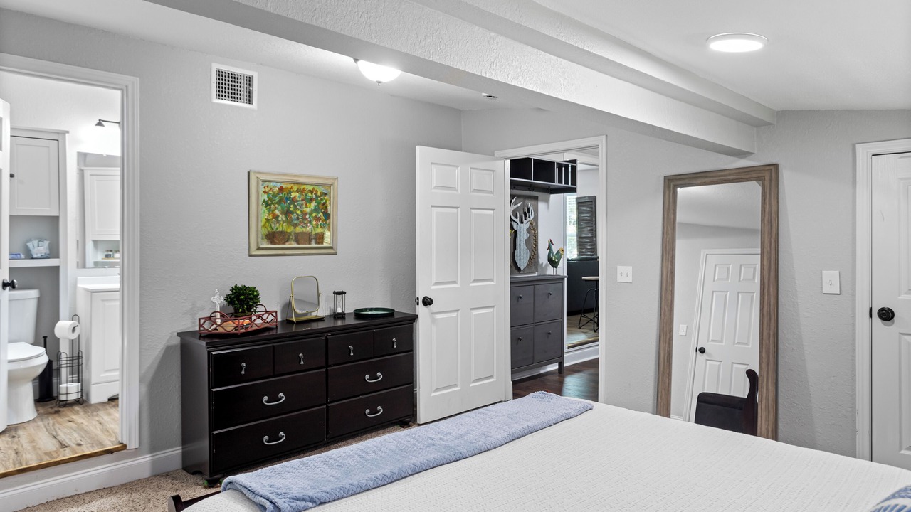 Photo of Bedroom in Granbury