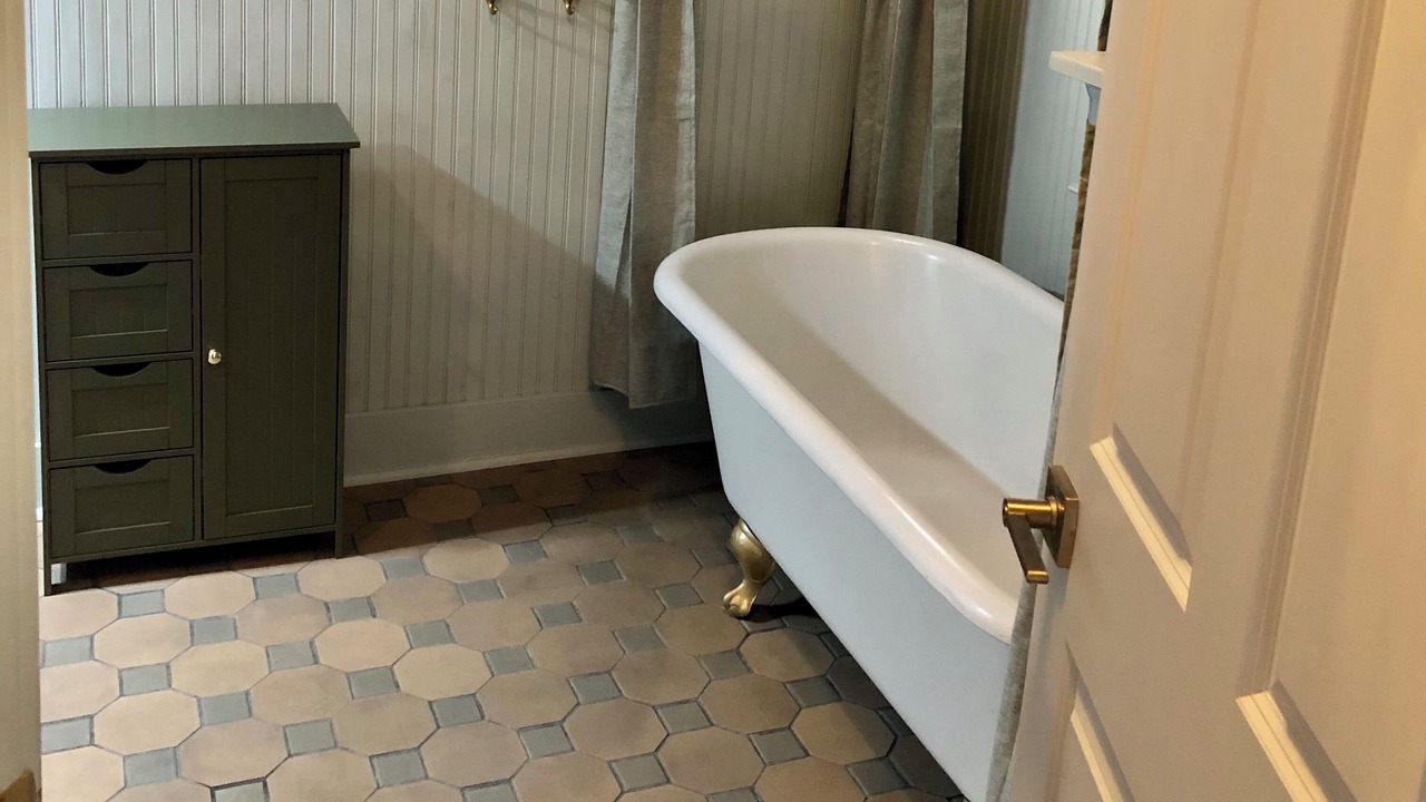 Photo of Bathroom in West Central