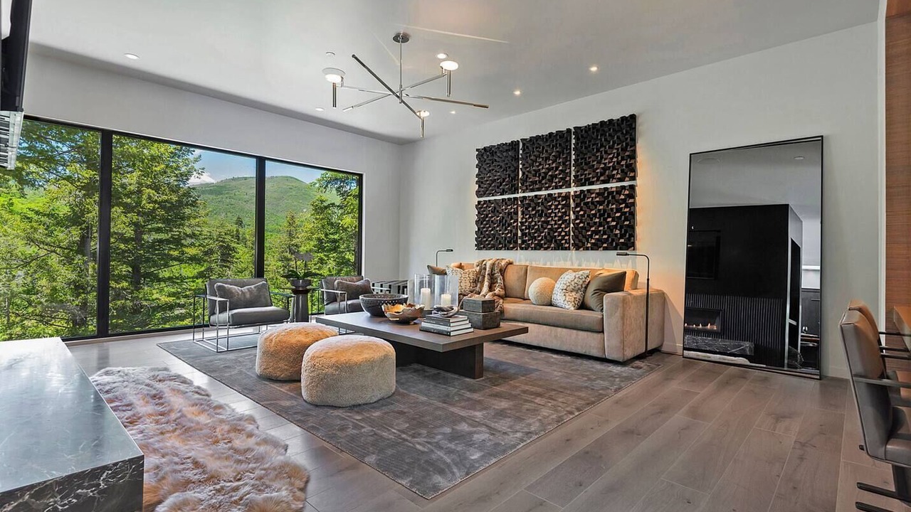 Photo of Livingroom in Sundance
