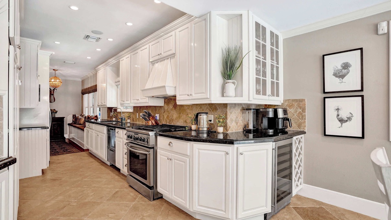 Photo of Kitchen in Colee Hammock