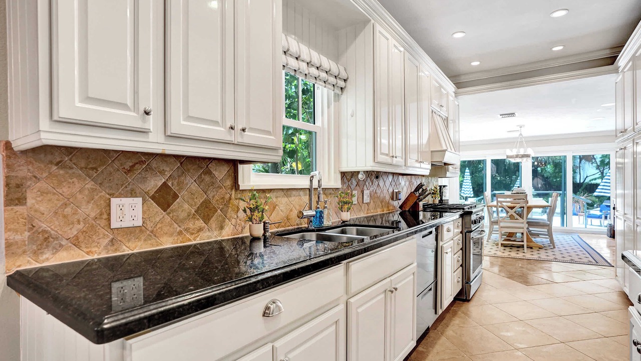 Photo of Kitchen in Colee Hammock