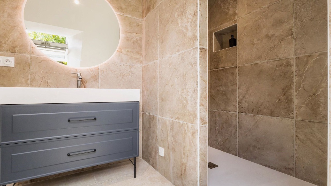 Photo of Bathroom in La Chapelle-des-Marais
