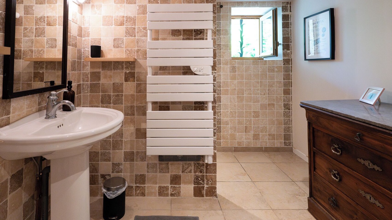 Photo of Bathroom in Belveze