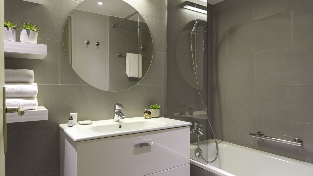 Photo of Bathroom in 13th Arrondissement