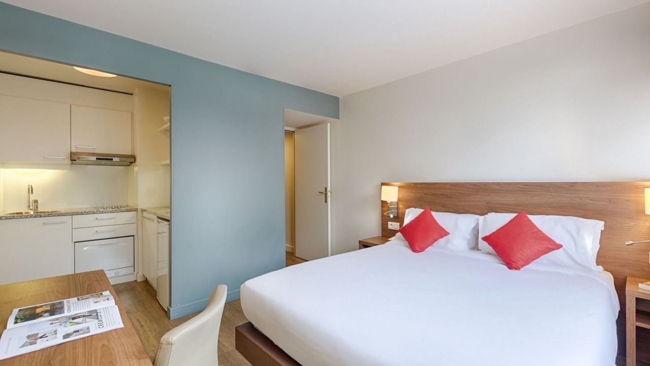 Photo of Bedroom in 13th Arrondissement