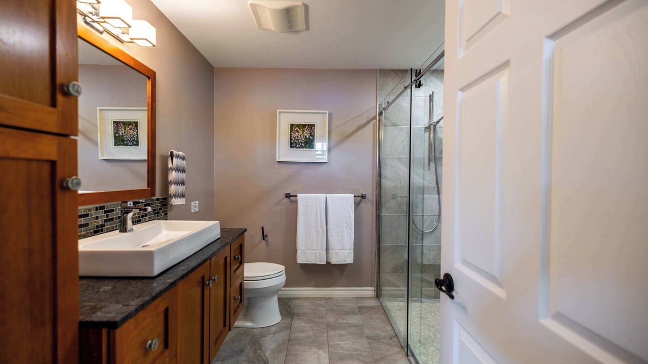 Photo of Bathroom in Frontenac