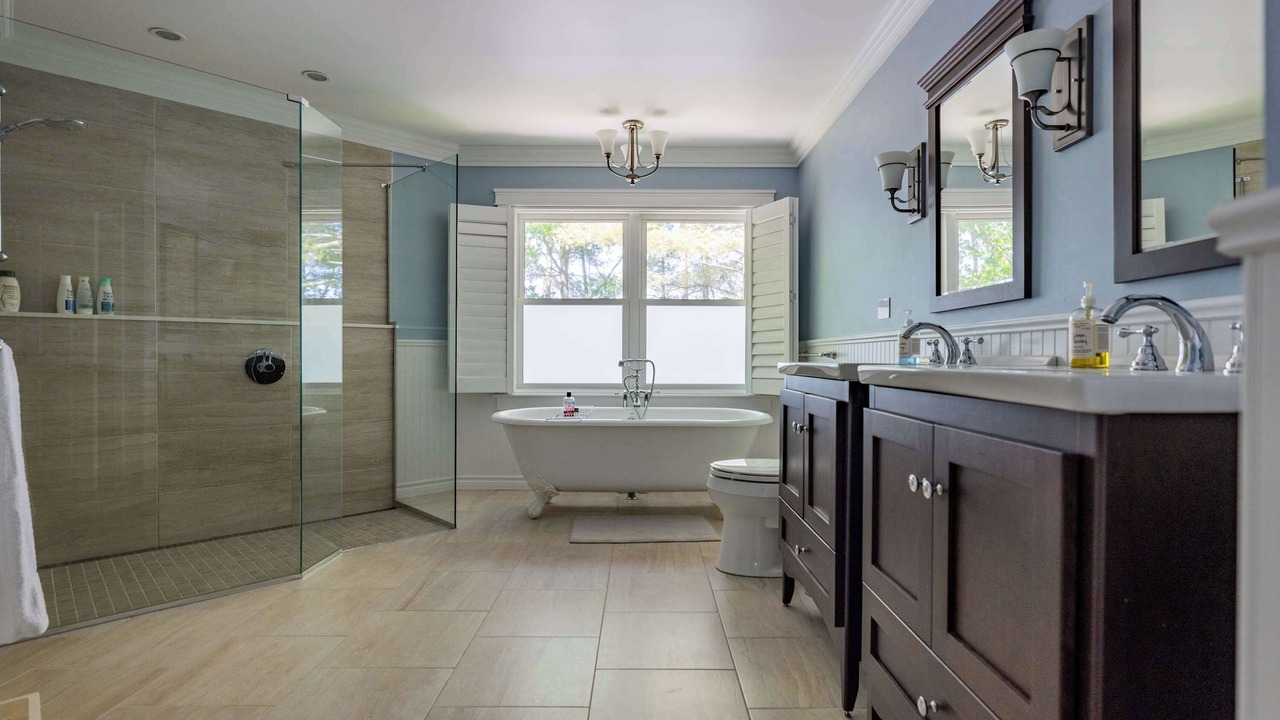 Photo of Bathroom in Frontenac