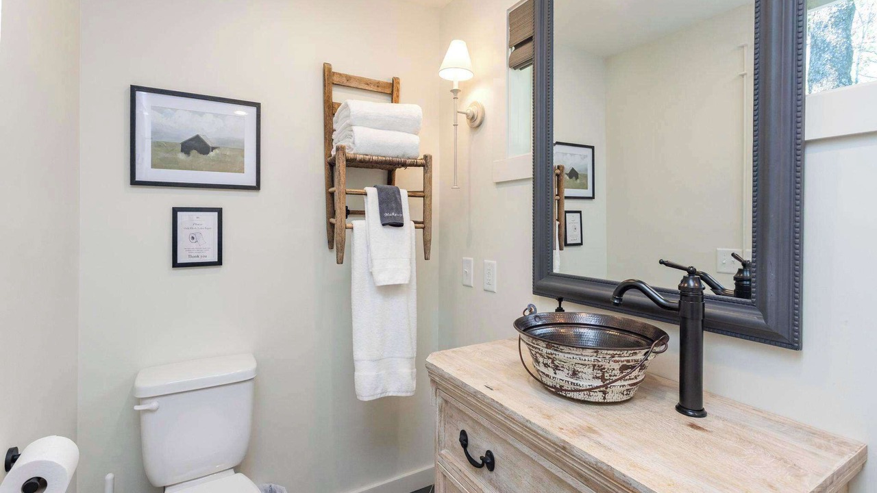Photo of Bathroom in McEwen